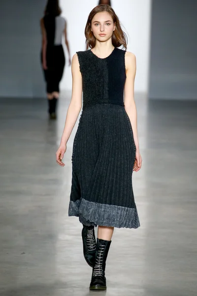 Look 11